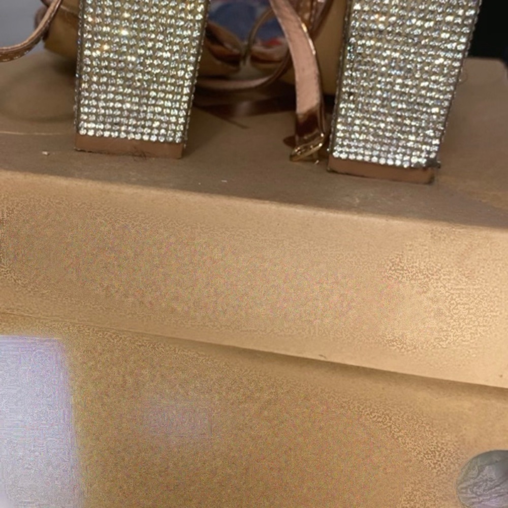 Azalea wang watch me shine chunky sandal - Picture 5 of 6